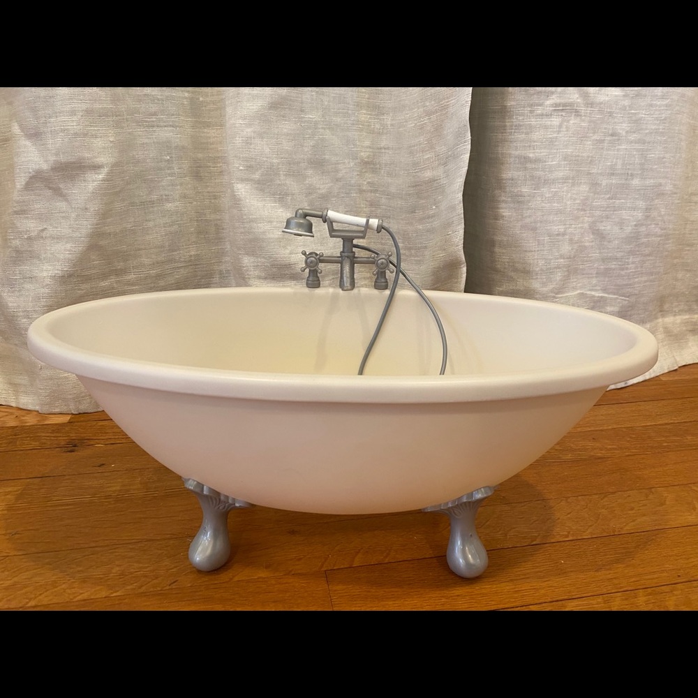 American Girl  Bubble Bathtub for Dolls